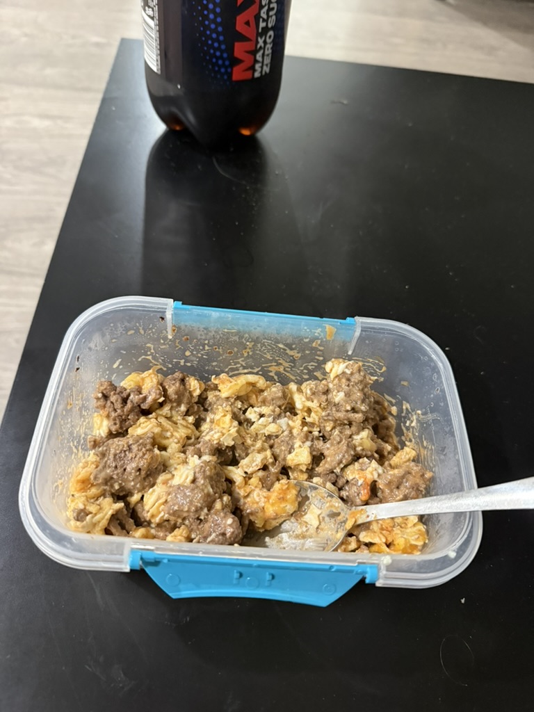Rice and beef with sriracha